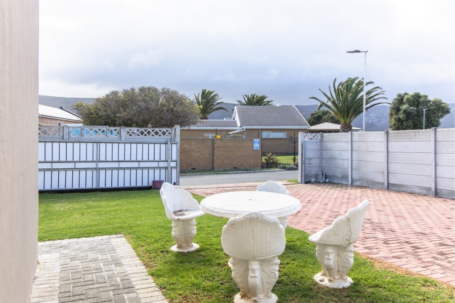 3 Bedroom Property for Sale in Franskraal Western Cape